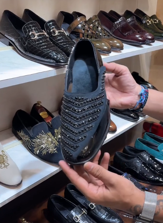 Hand-Embroidered Spectators Peshawaris