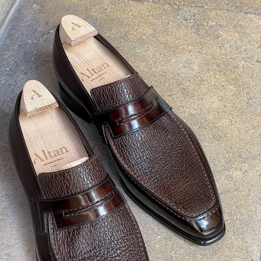 The Lincoln loafer - Dark Brown Solid Patina and Shark Vamp