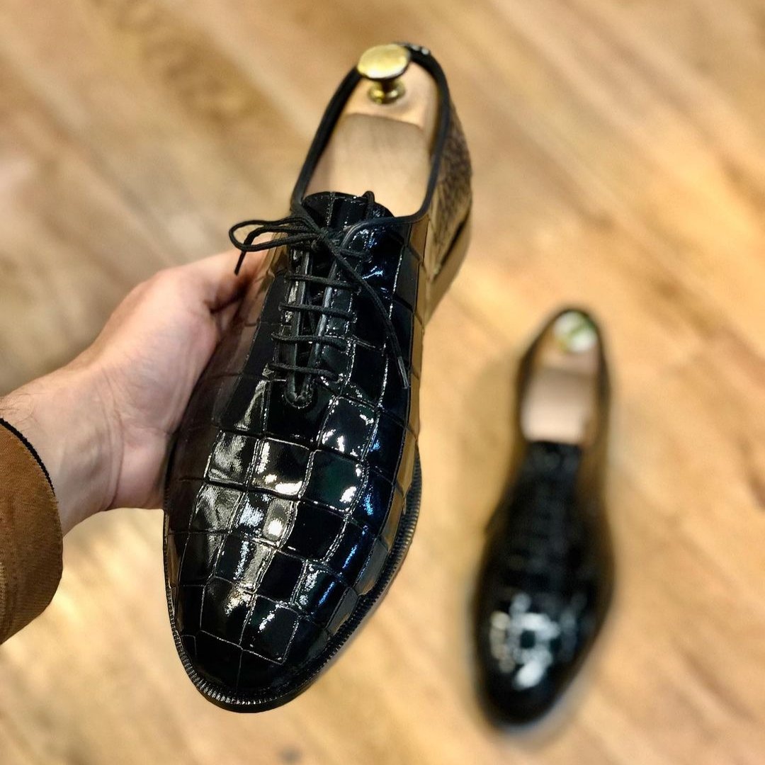 Slip-on Archangel in leather handmade