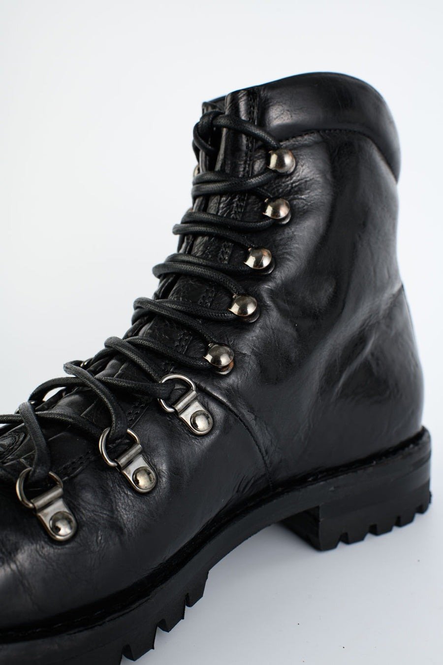 CAMDEN tar-black combat boots