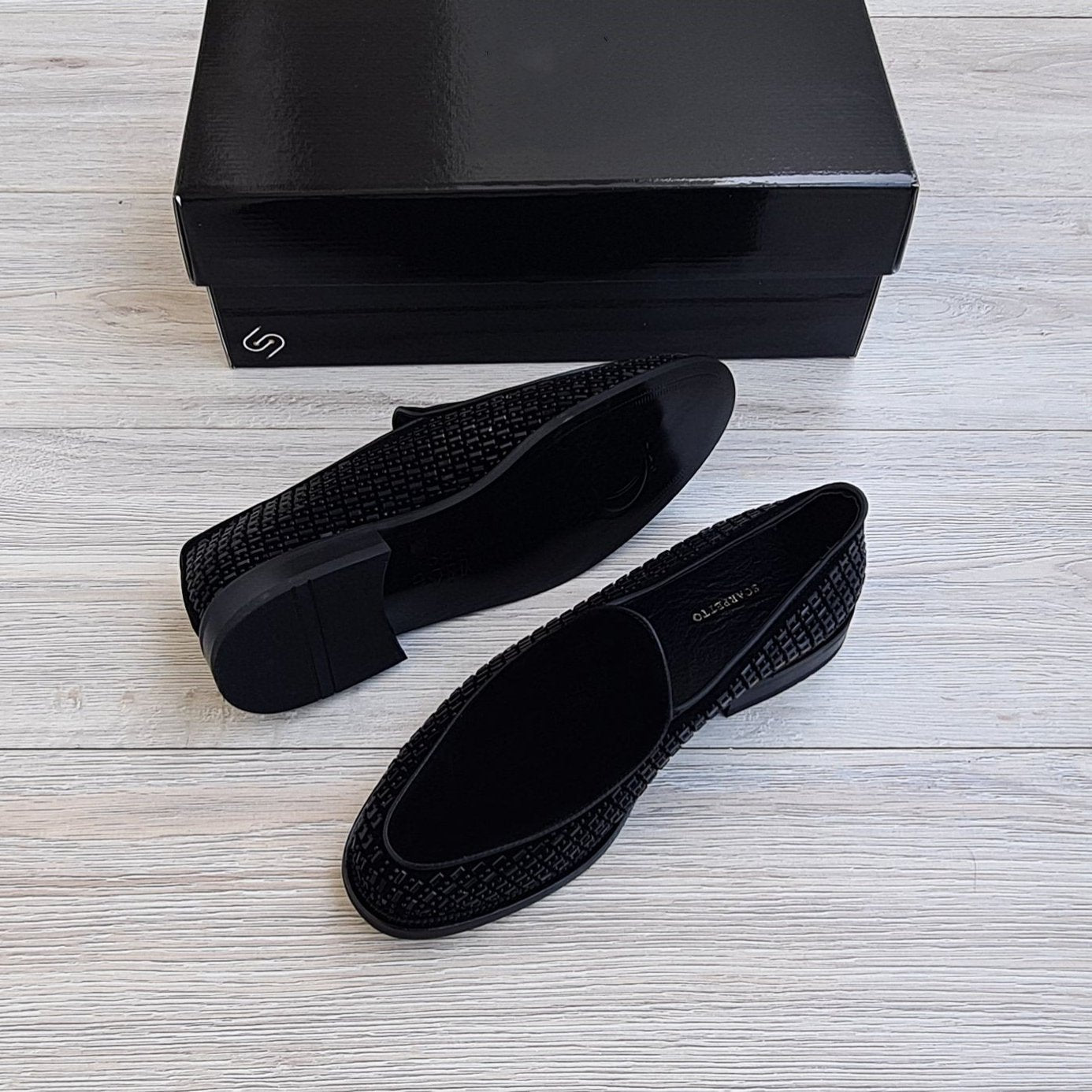 Leather Men's Loafer with Stone Details