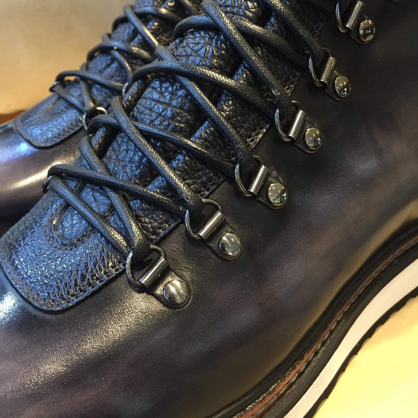 Ultimate Boots - Smoked Grey patina