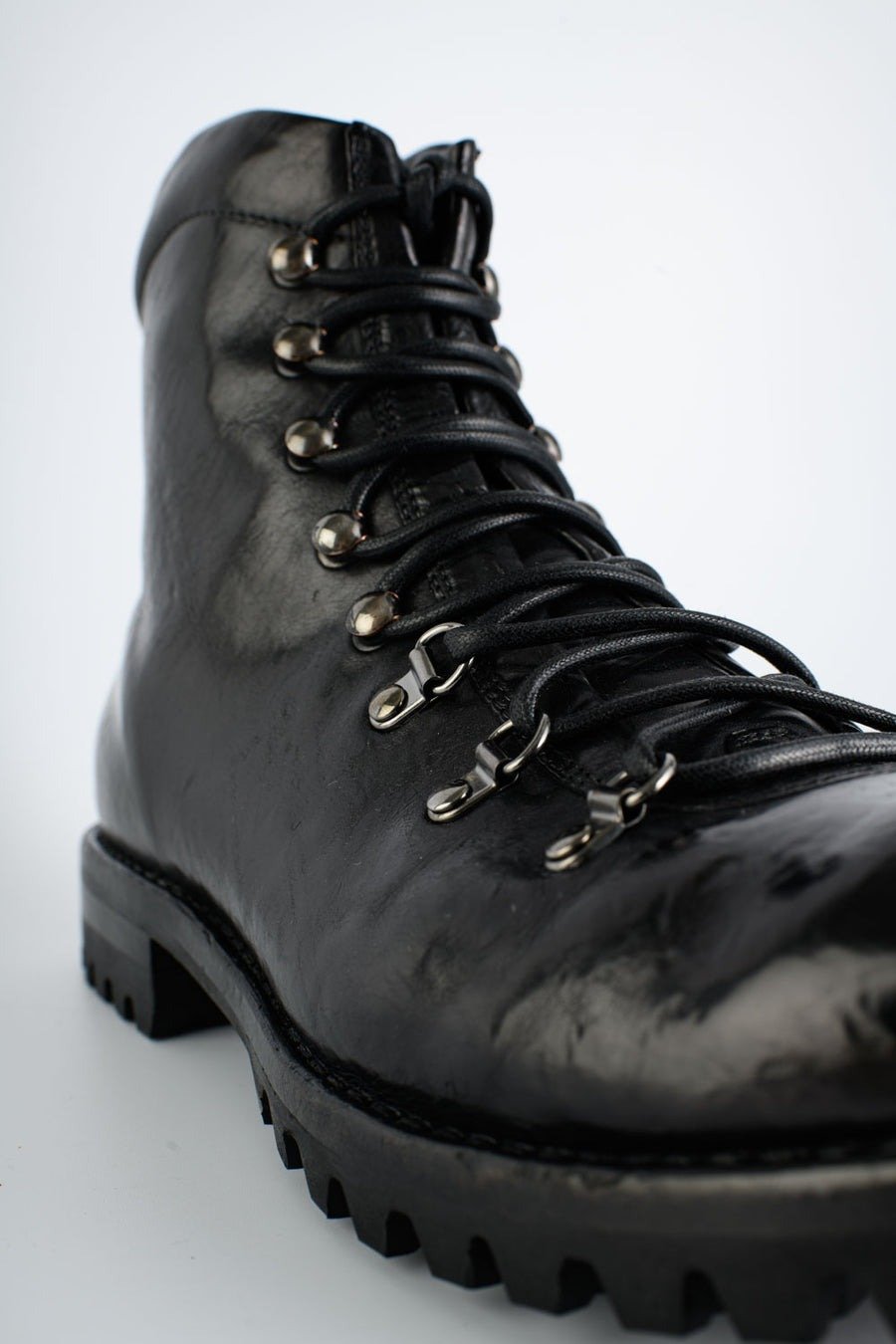 CAMDEN tar-black combat boots