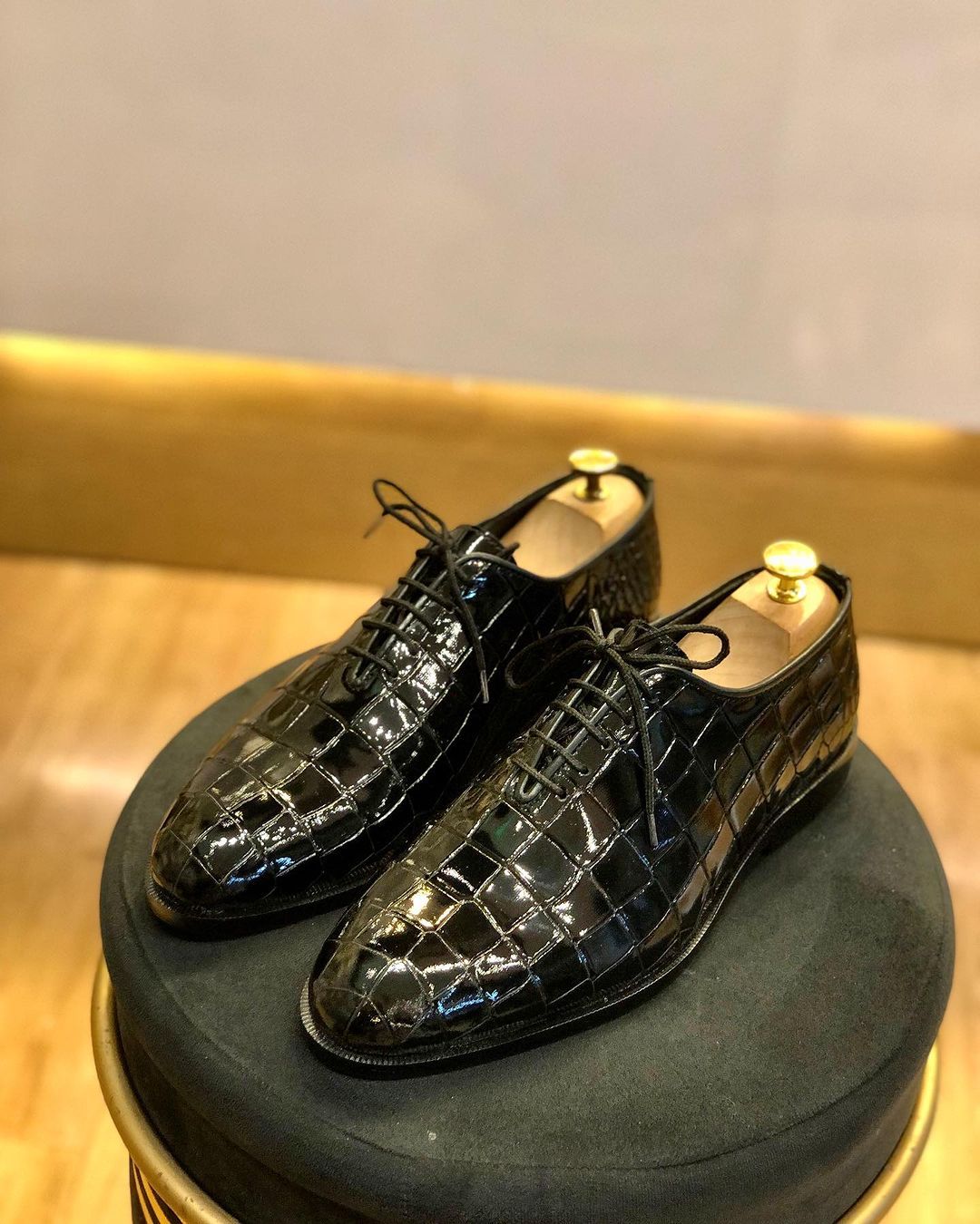 Slip-on Archangel in leather handmade