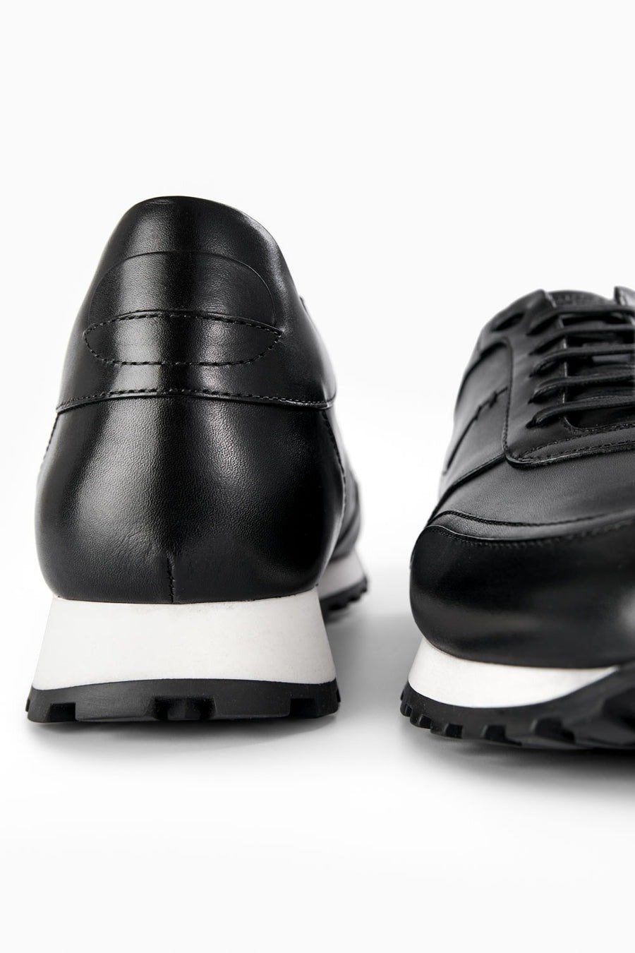 SOHO tuxedo-black runners