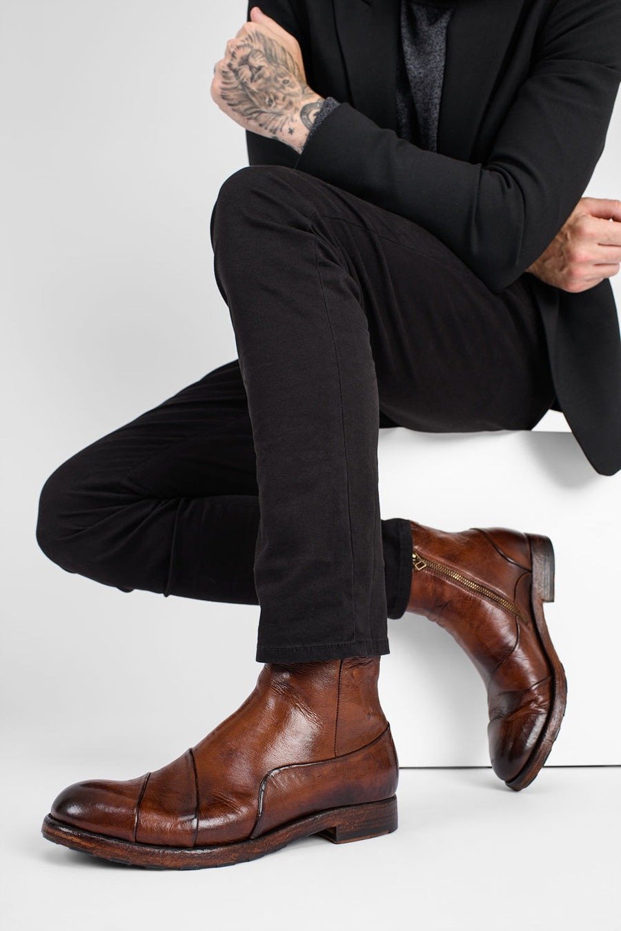 ASTON EDGE cognac laceless ankle boots