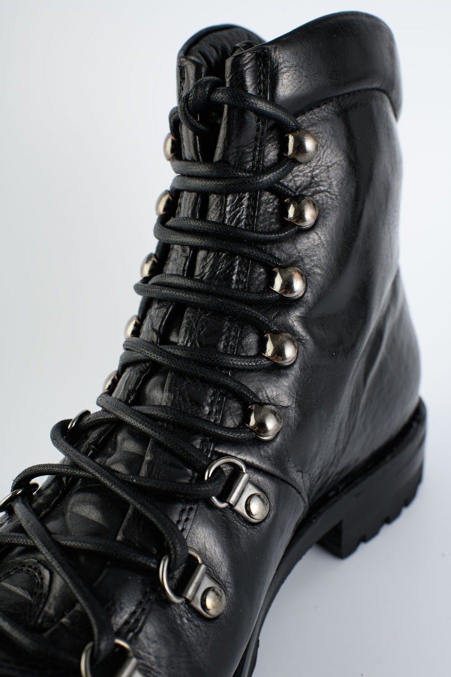 CAMDEN tar-black combat boots