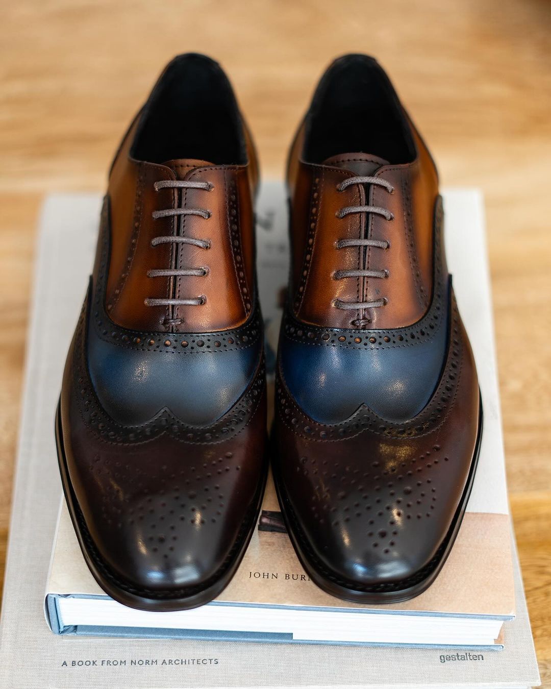 Brown & Blue Robert