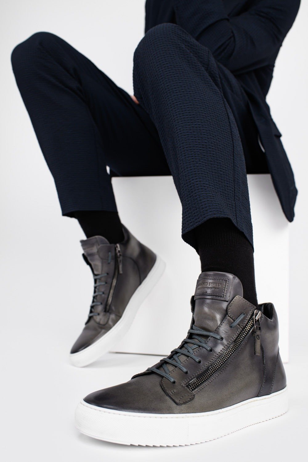 SOHO aluminium-grey patina high sneakers