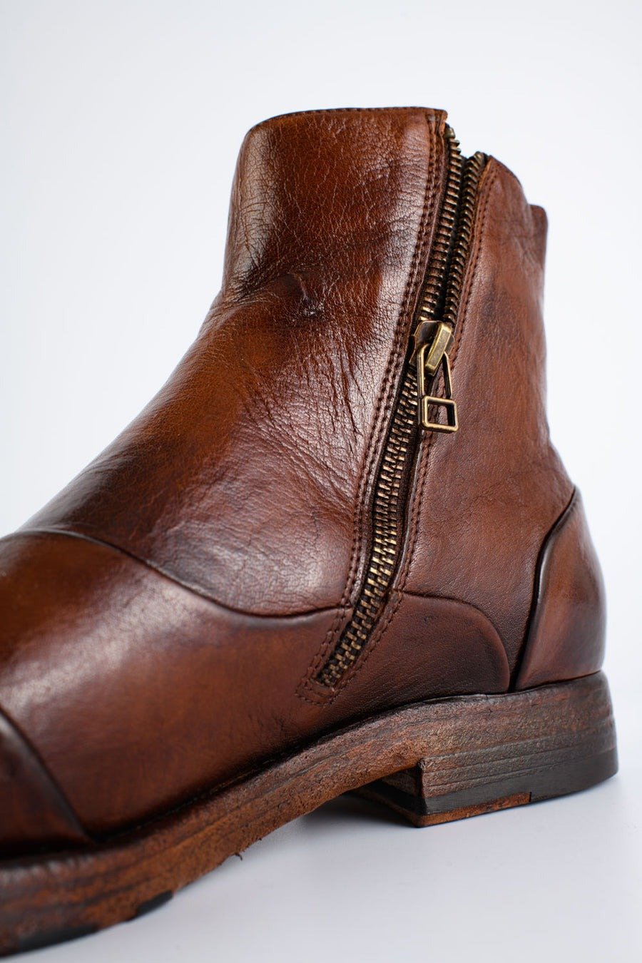 ASTON EDGE cognac laceless ankle boots
