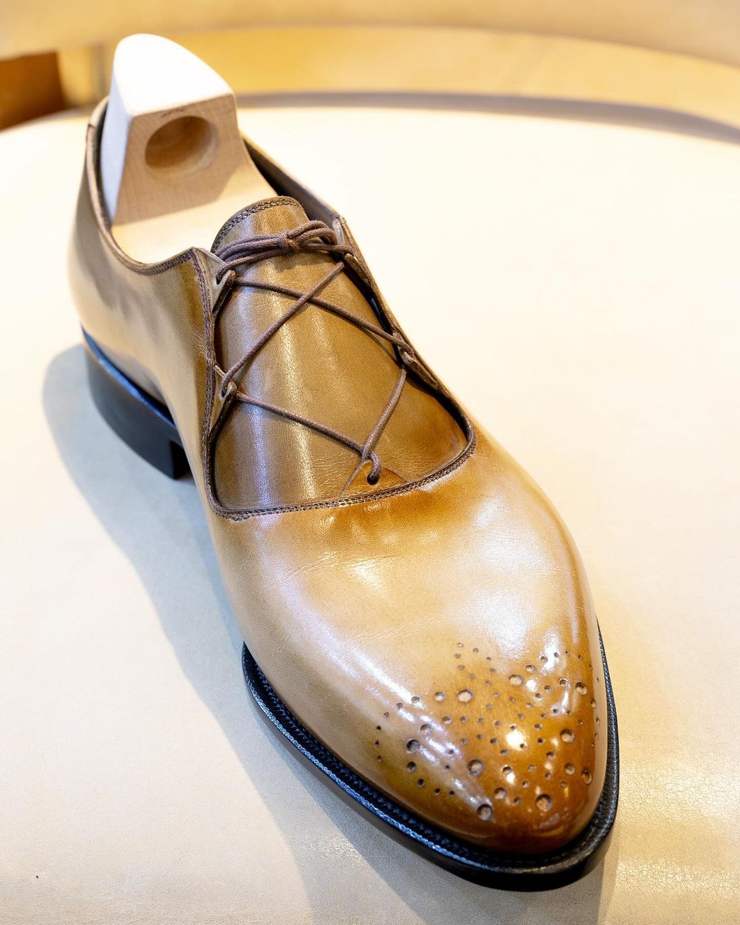 Le Casanova - Ghillie Shoes interprétation