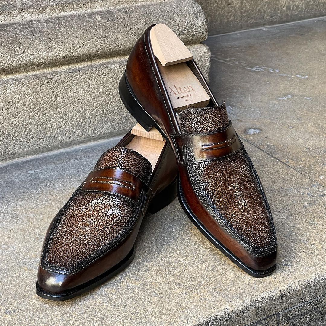 Unique Lincoln Loafer - Patinated Stingray Vamp
