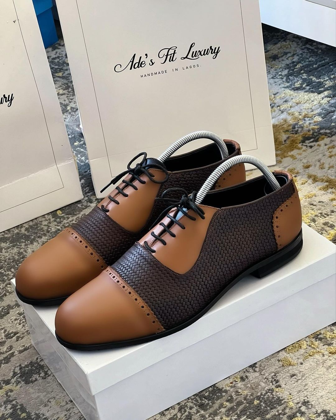 Middle Brown X Dark Tan Basket Lace Up