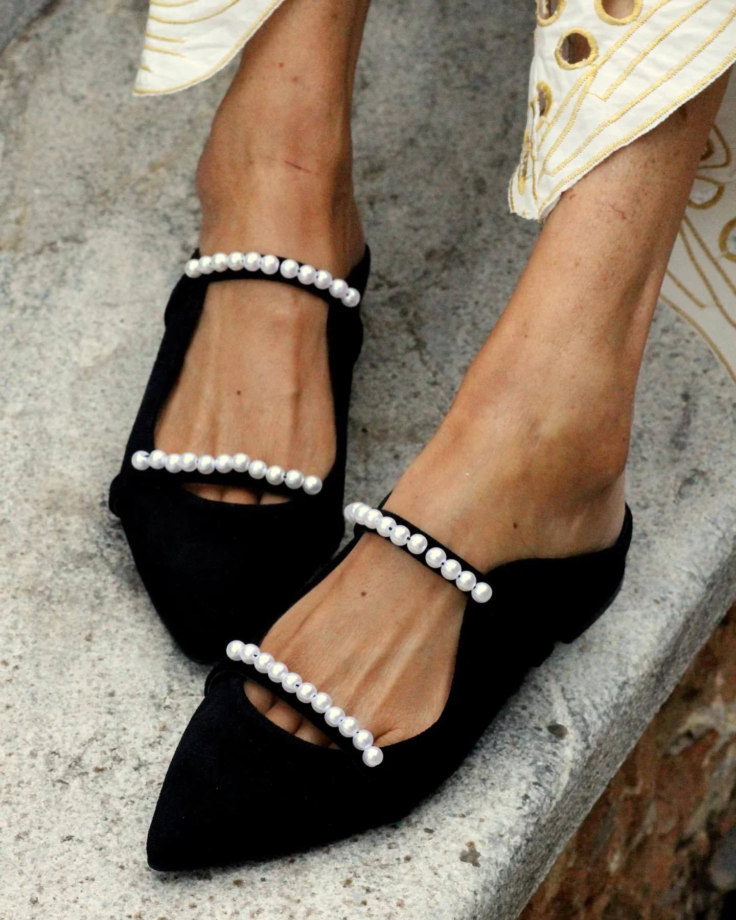 Chic & Elegant Pearl Flats