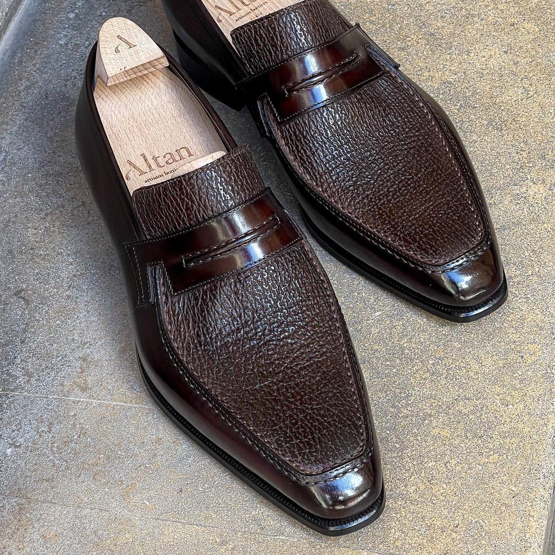 The Lincoln loafer - Dark Brown Solid Patina and Shark Vamp